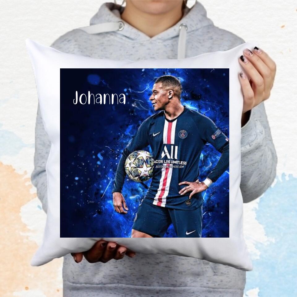 Mbappe párna saját névvel