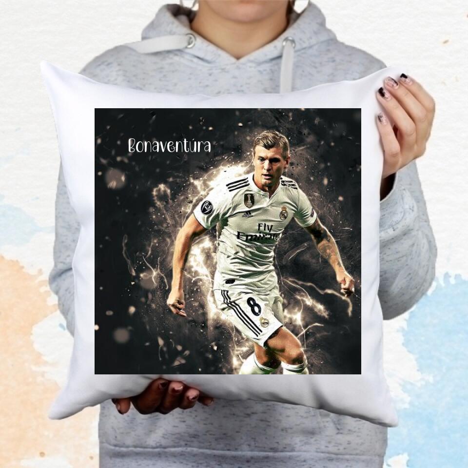 Toni Kroos párna saját névvel