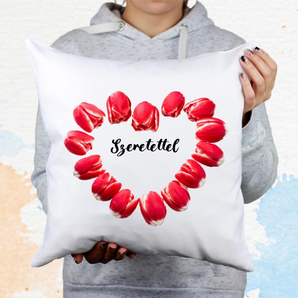 Tulipán virágos párna egyedi névvel