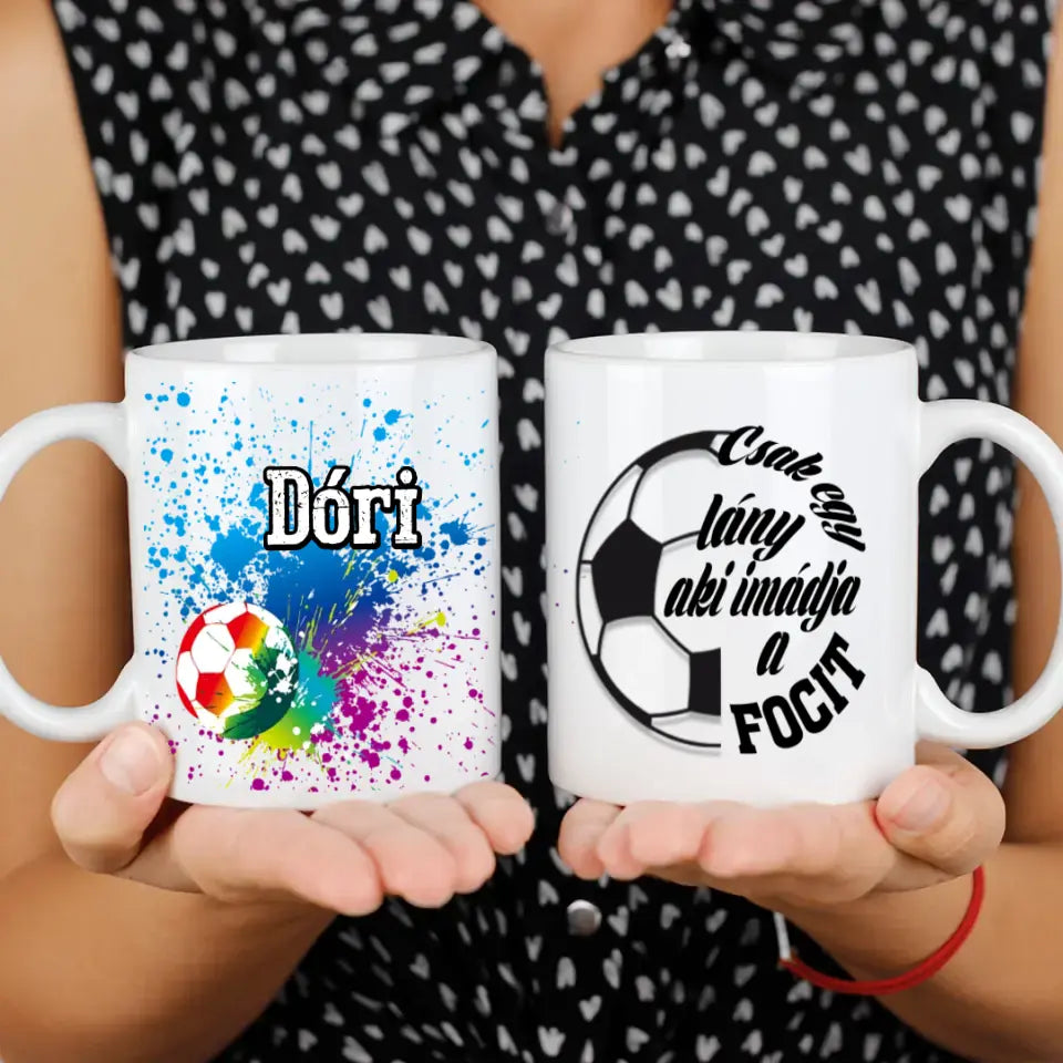 Egyedi neves focis bögre lányoknak