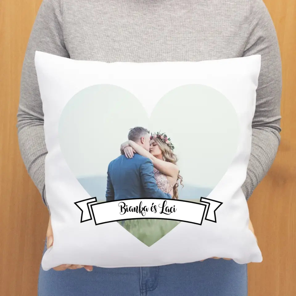 Valentin napi szalagos párna