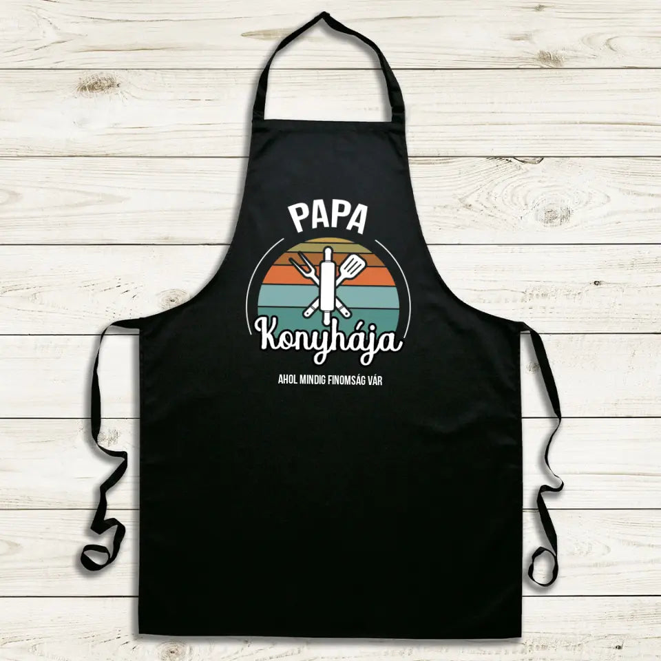 Papa konyhája fekete kötény