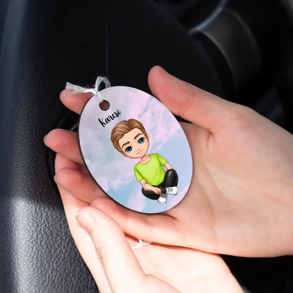 Cuki fiú szerkeszthető karakteres ovális visszapillantó ajándék dísz egyedi névvel vagy felirattal