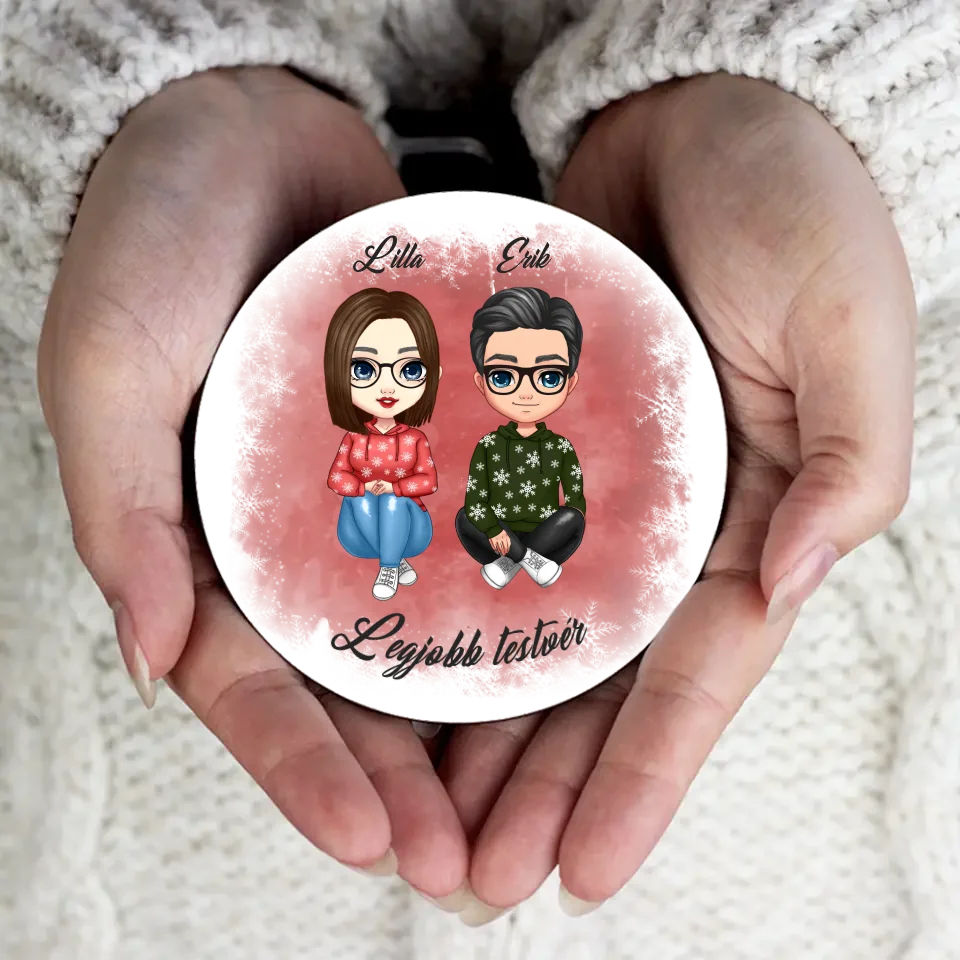 Egyedi karácsonyi kör alakú hűtőmágnes Testvéreknek szerkeszthető karakterekkel