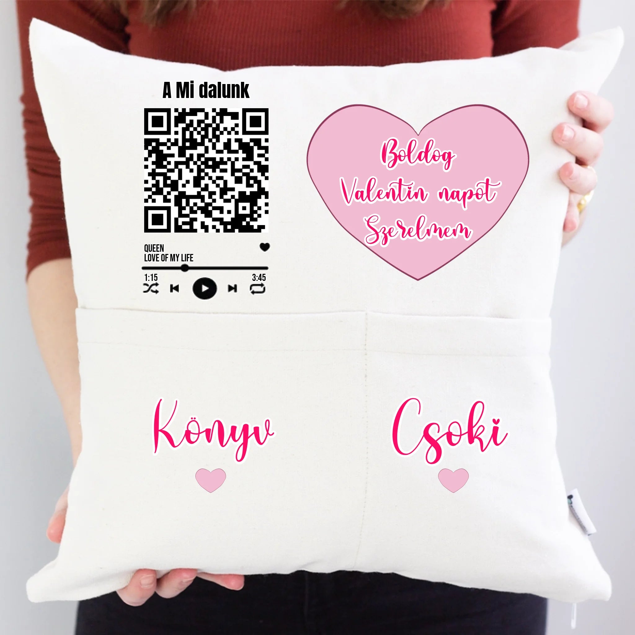 A Mi dalunk - Zsebes párna szerkeszthető QR kóddal Valentin napra