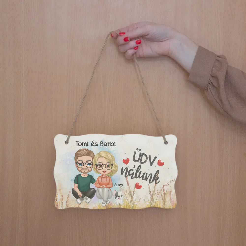 Ajtó kopogtató fa dísztábla szerkeszthető karakterekkel és kutyával