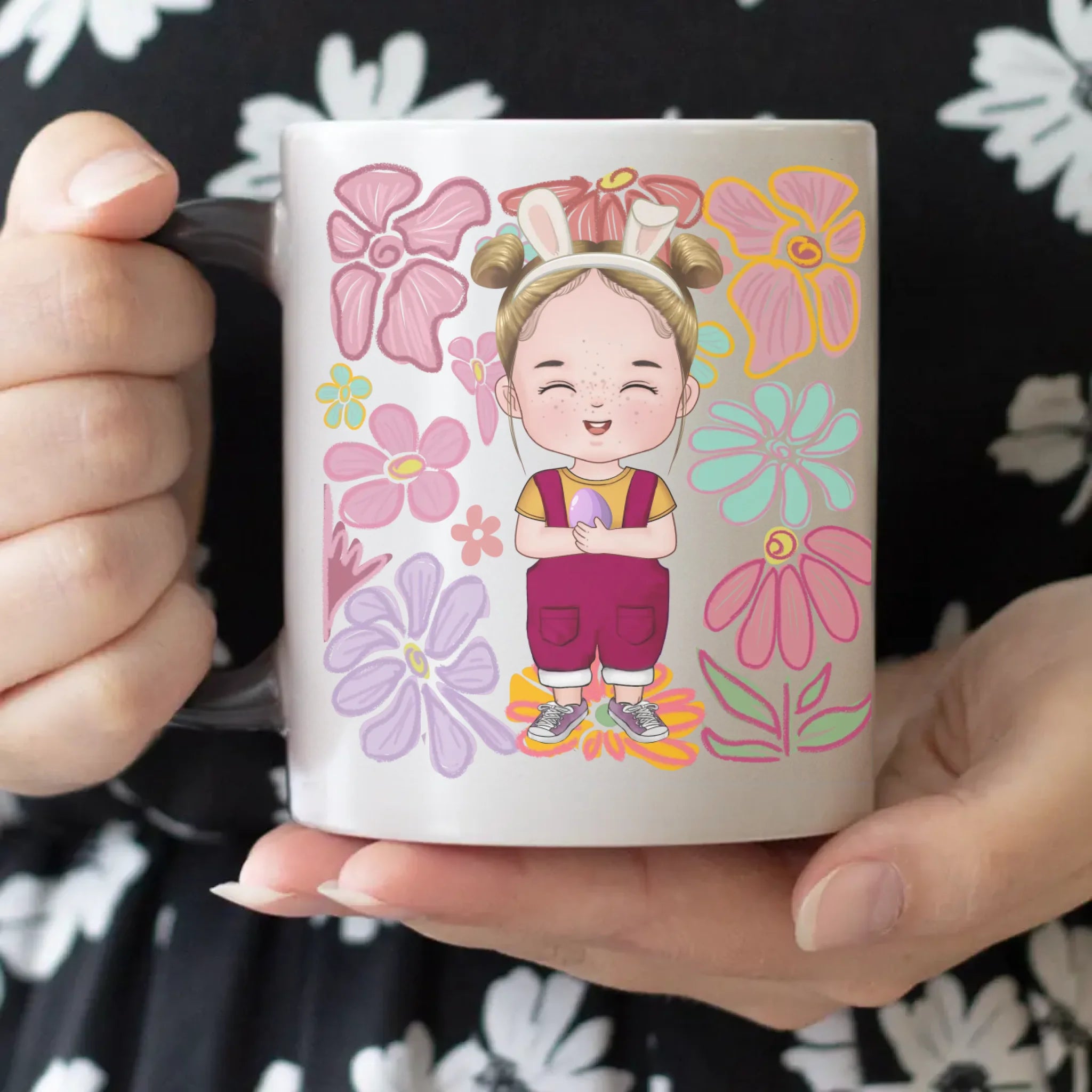 Húsvéti ajándék kislányoknak - egyedi neves bögre szerkeszthető karakterrel