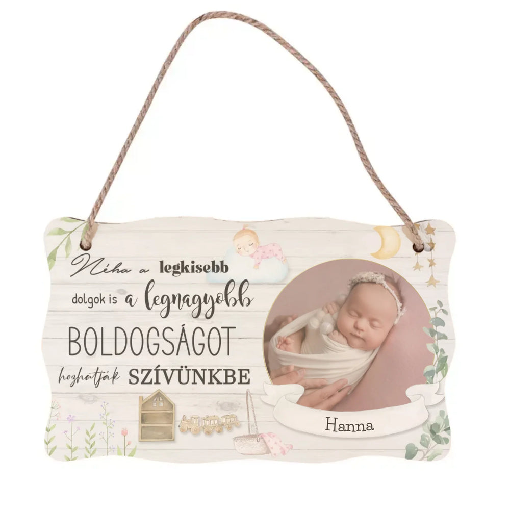 Újszülött köszöntő dísztábla kislány képpel