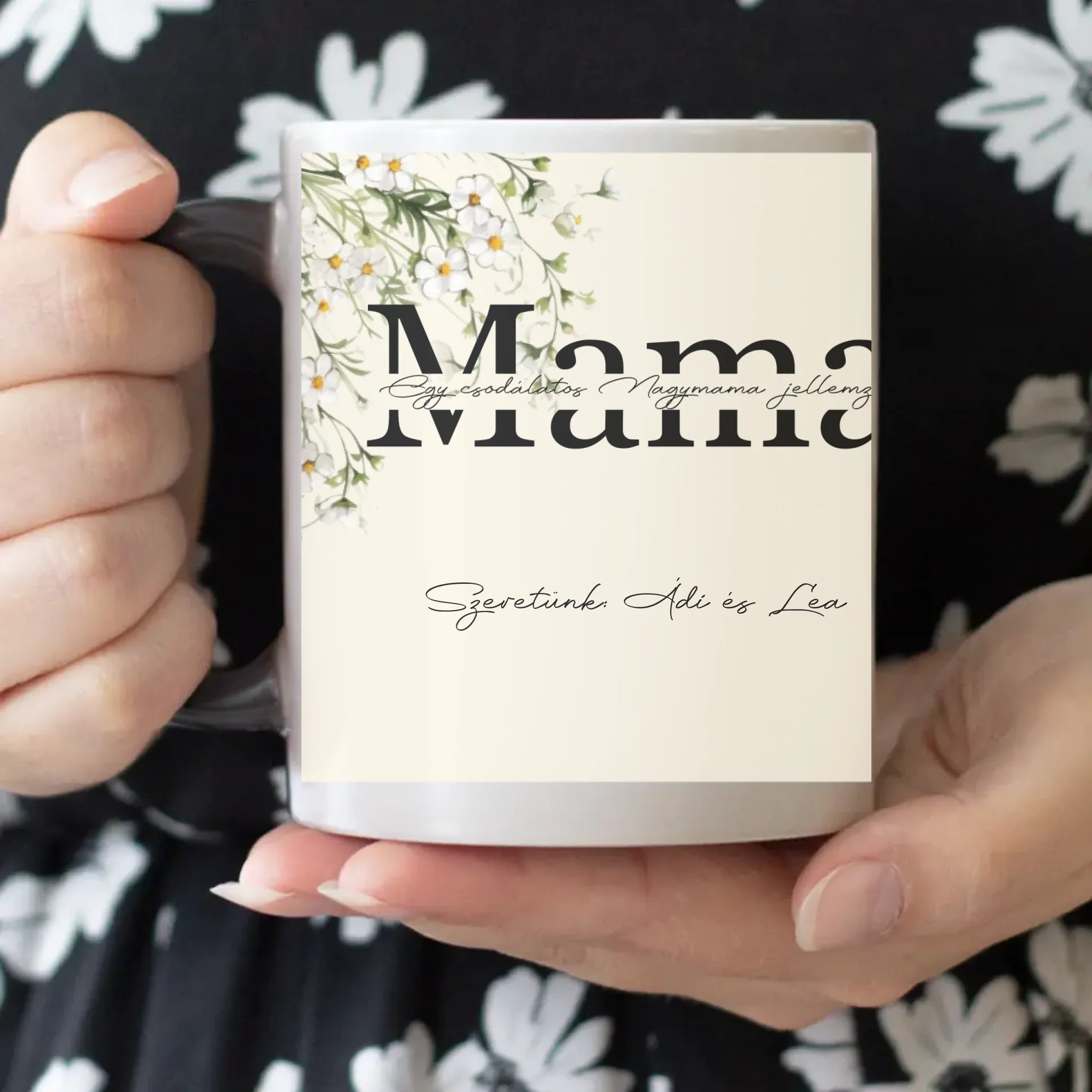 Egy csodálatos Nagymama jellemzői - Egyedi scrabble feliratos bögre Anyák napjára