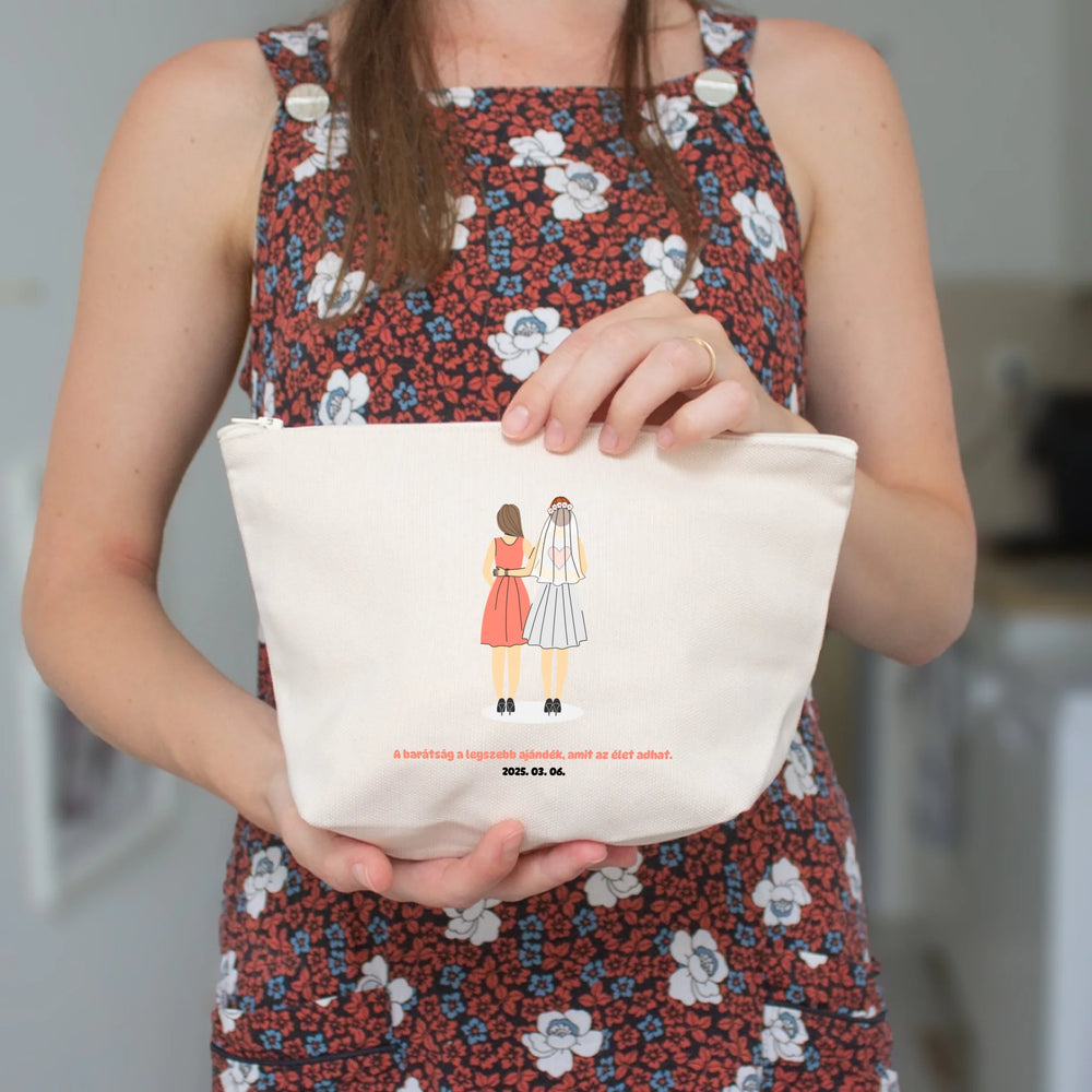 Koszorúlányok menyasszonnyal neszeszer saját felirattal