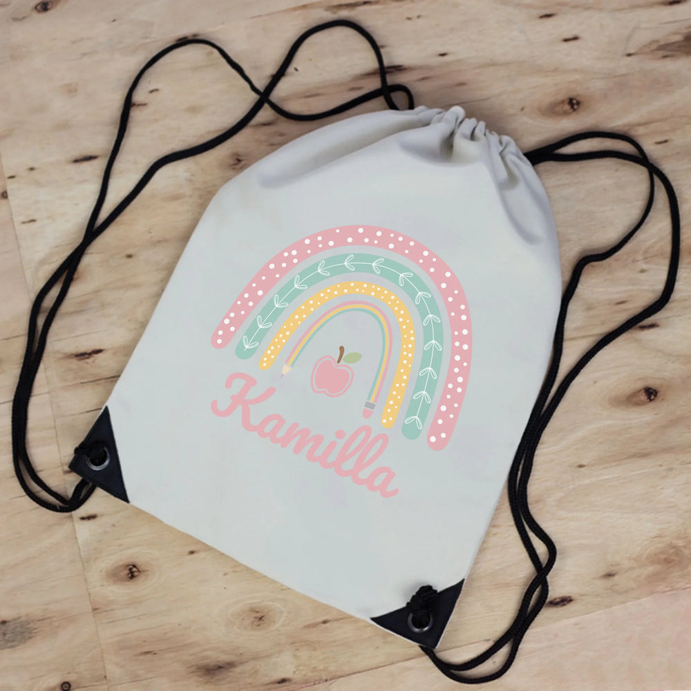 Egyedi ajándék gyerekeknek - szivárvány sulis tornazsák névvel