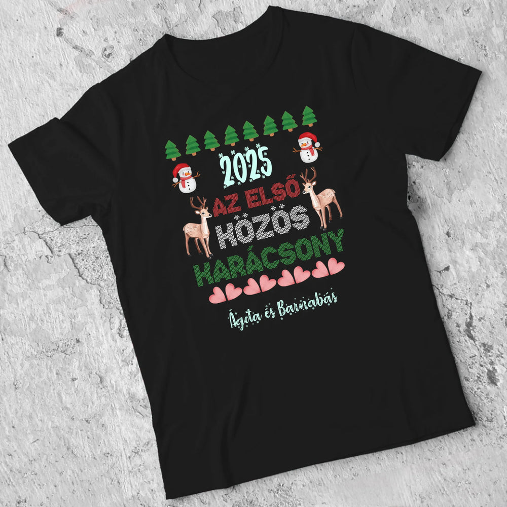Az első közös karácsony szerkeszthető dátummal és névvel páros férfi póló