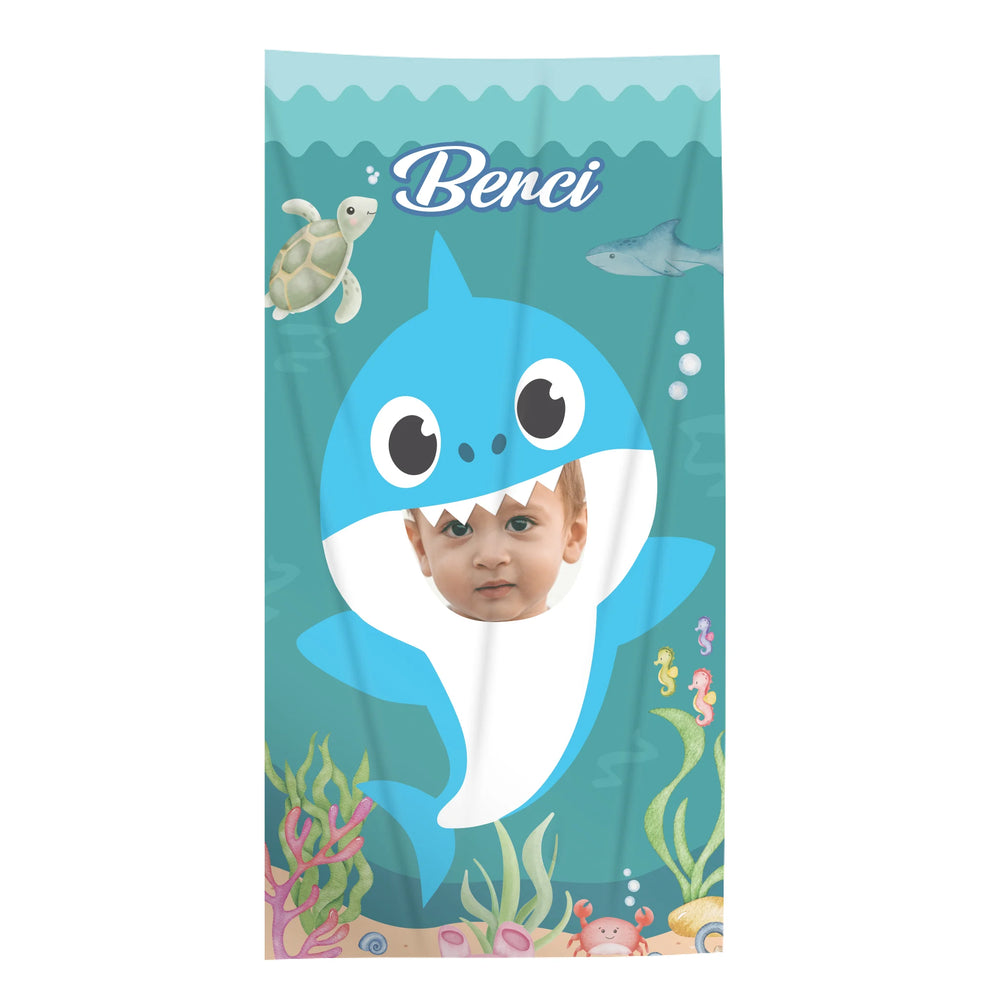 Személyre szabott strandtörölköző gyerekeknek - Gyerek Cápa saját névvel