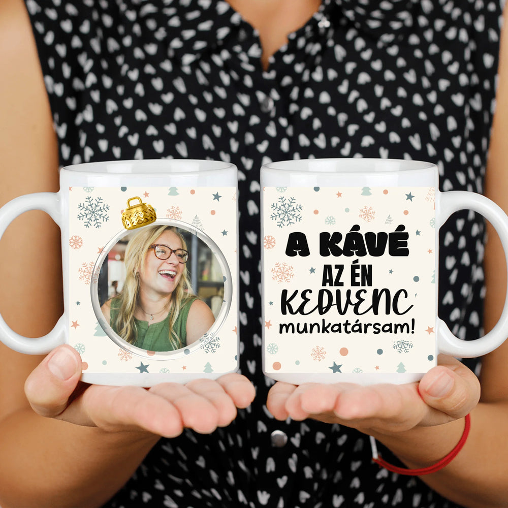 Karácsonyi bögre kollégának saját fotóval és vicces választható felirattal
