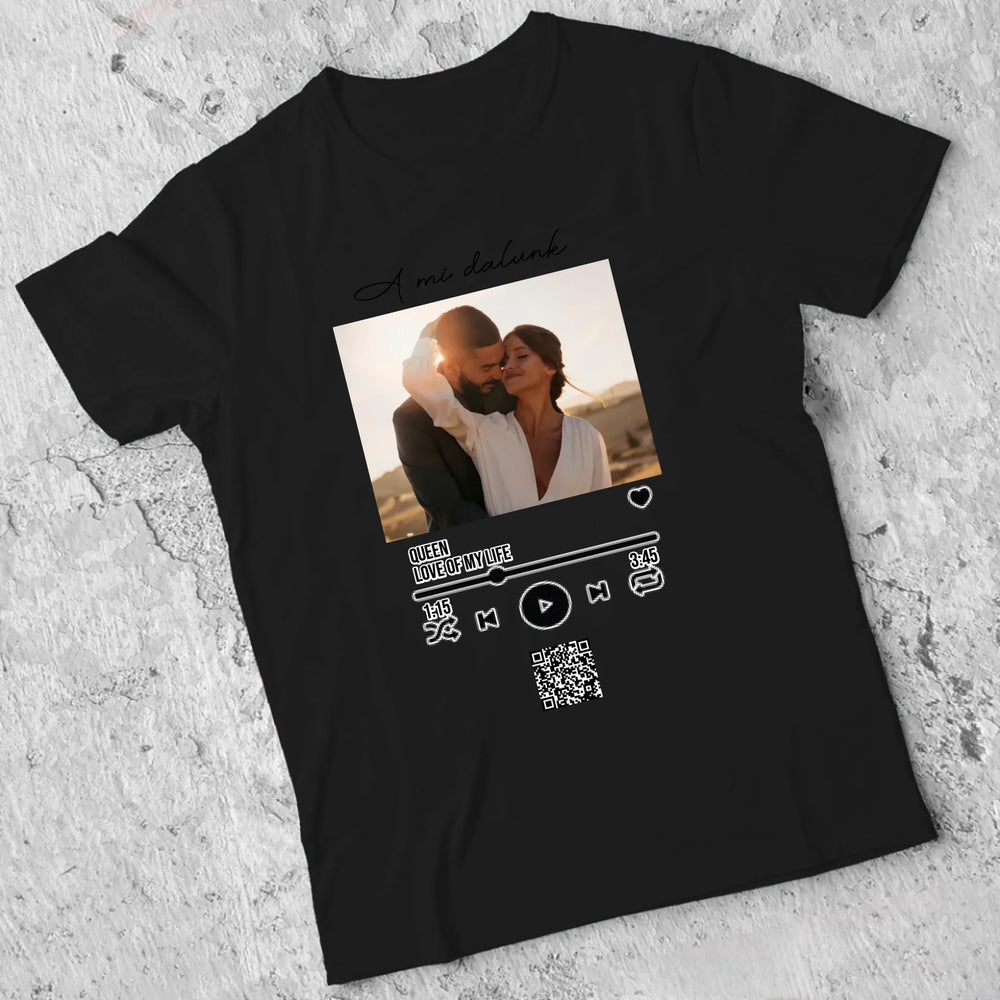 A Mi dalunk - Férfi póló szerkeszthető QR kóddal Valentin napra