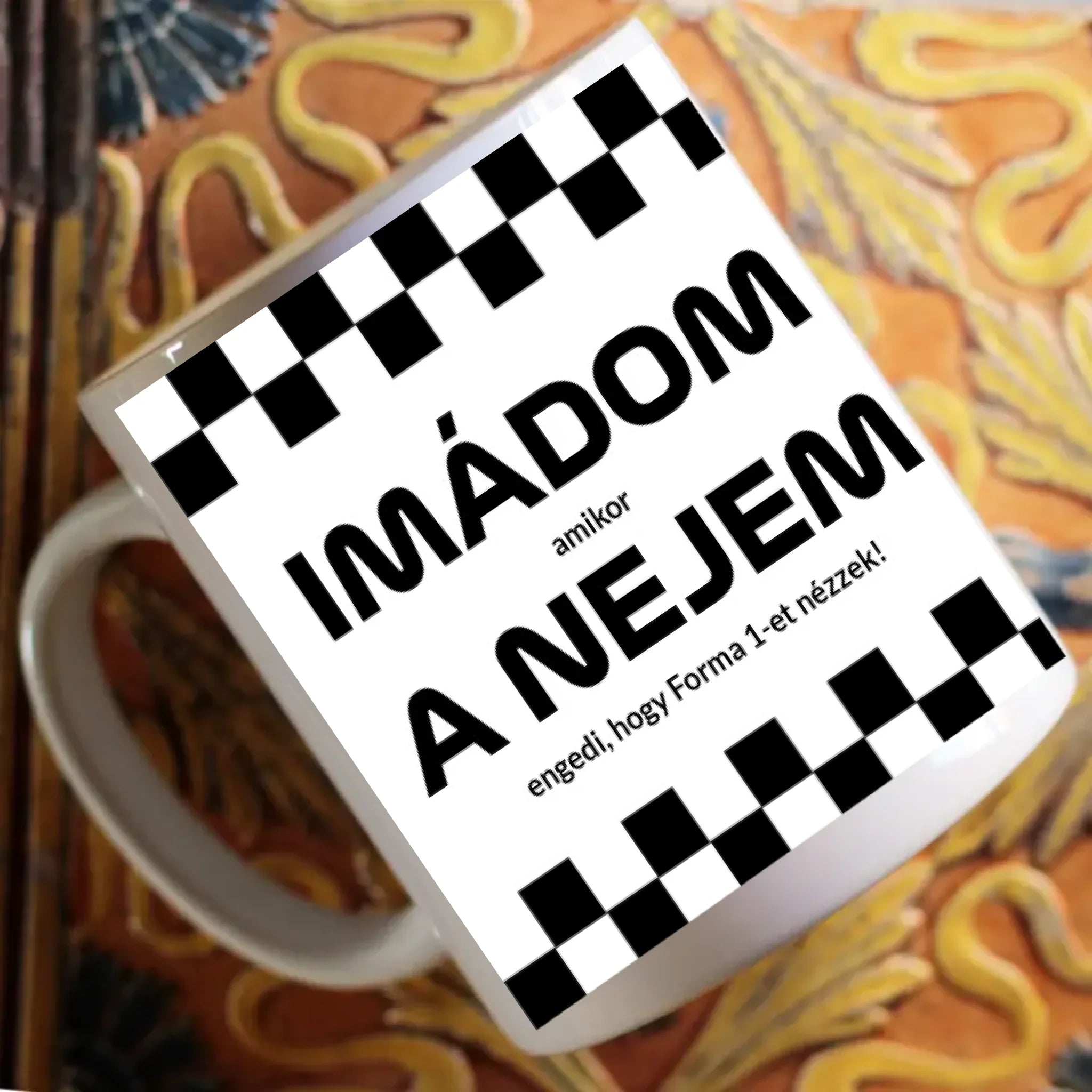 Imádom a nejem futamos egyedi képes bögre