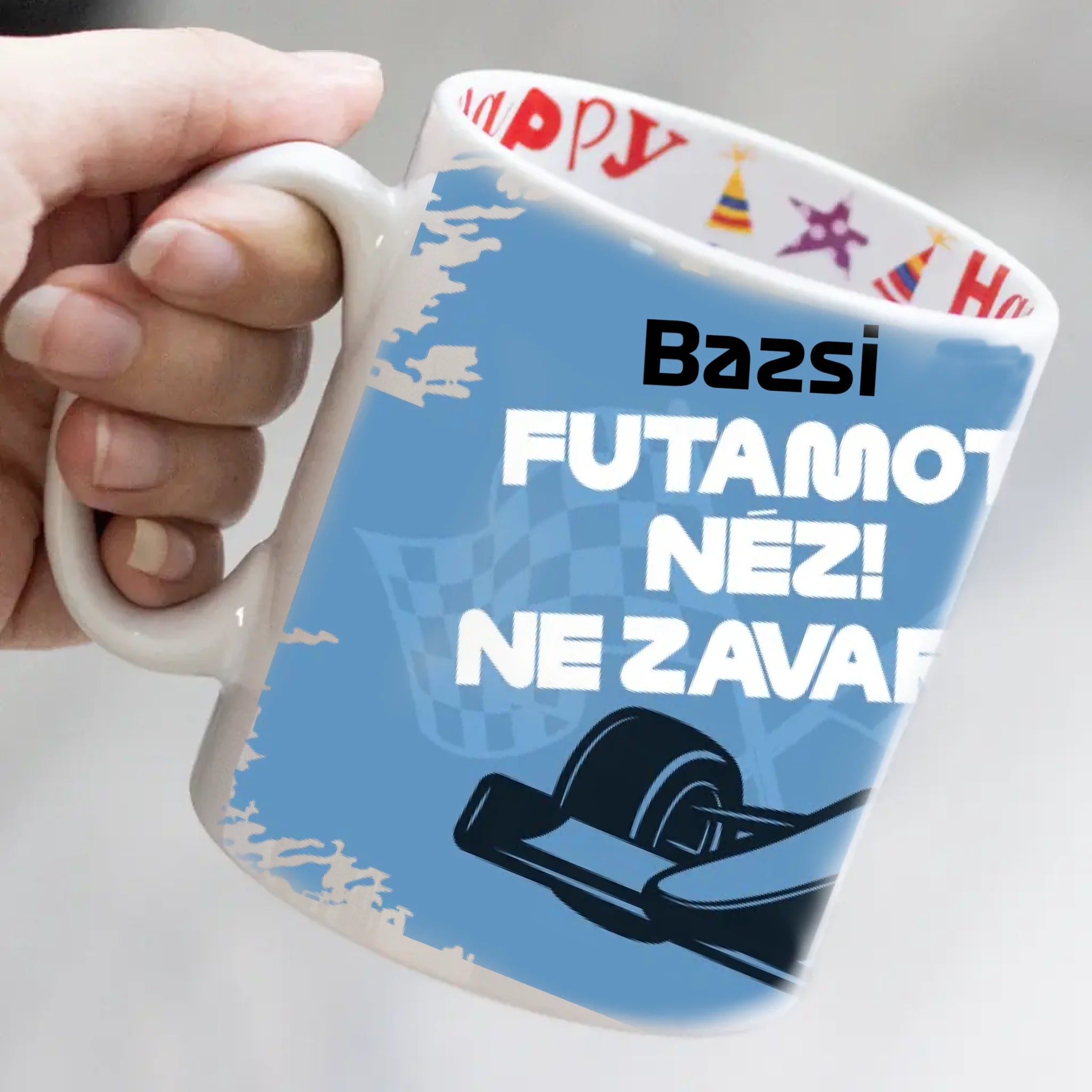 Ne zavard futam közben egyedi neves bögre