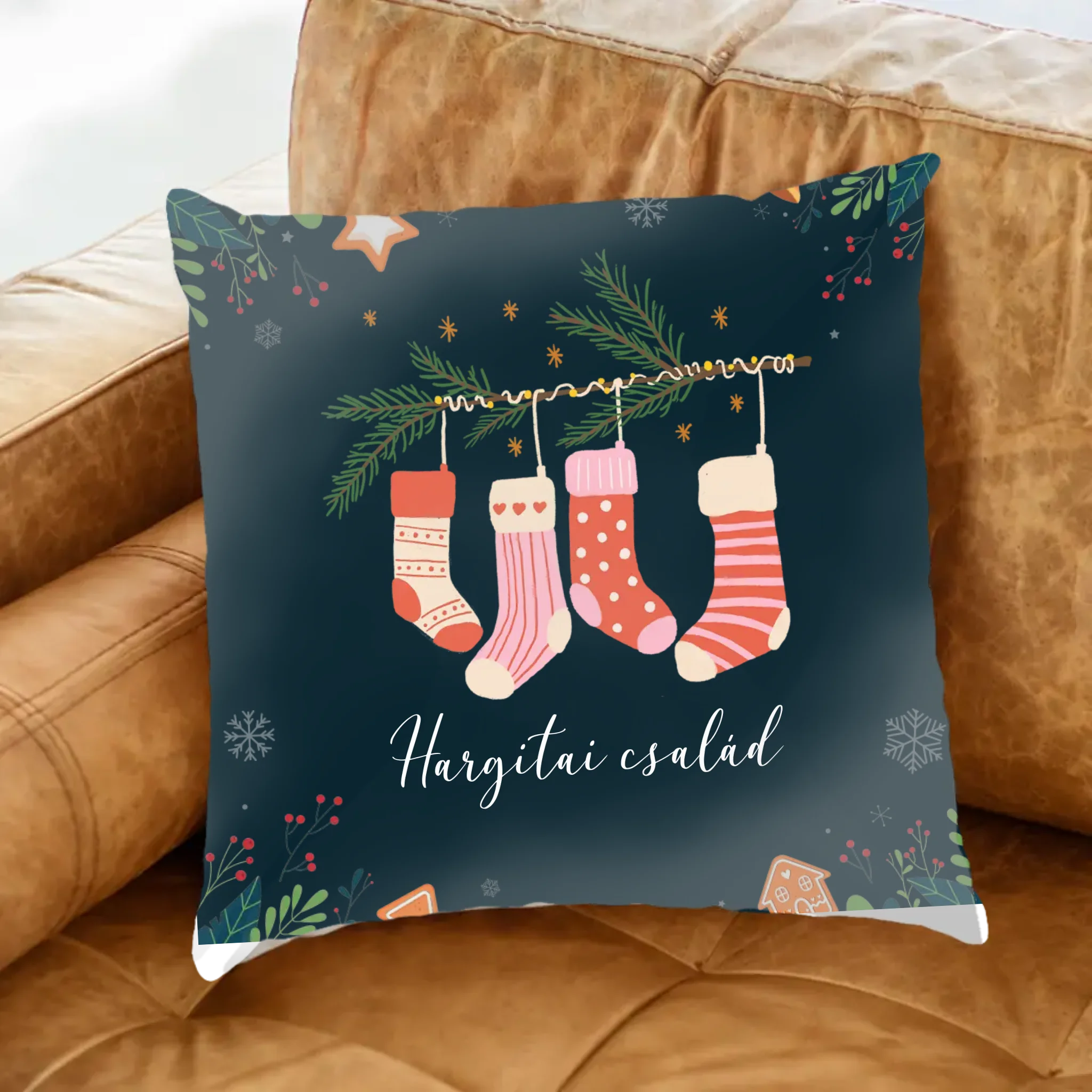 Karácsonyi csizmás Fullprint párna a családnak szerkeszthető felirattal