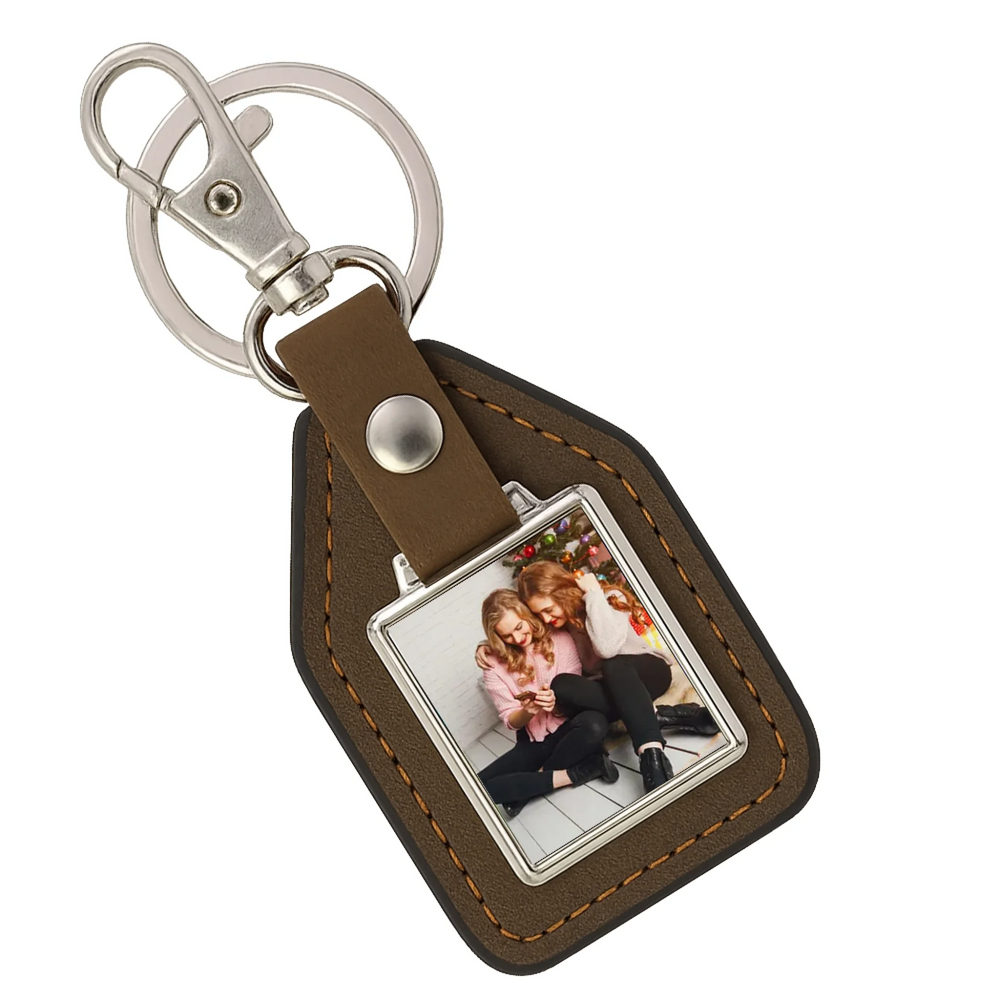 Ajándék testvérnek karácsonyra egyedi képes kulcstartó bőrháttérrel