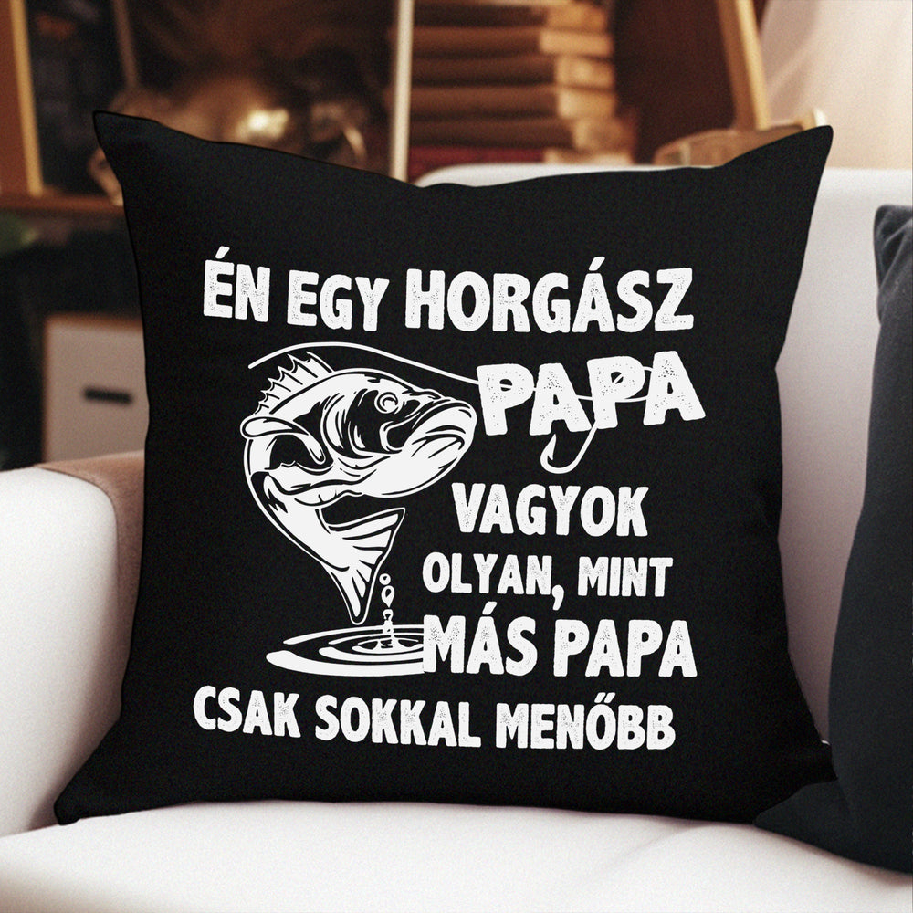 Horgász Papa Apák Napi Ajándék párna fekete huzattal