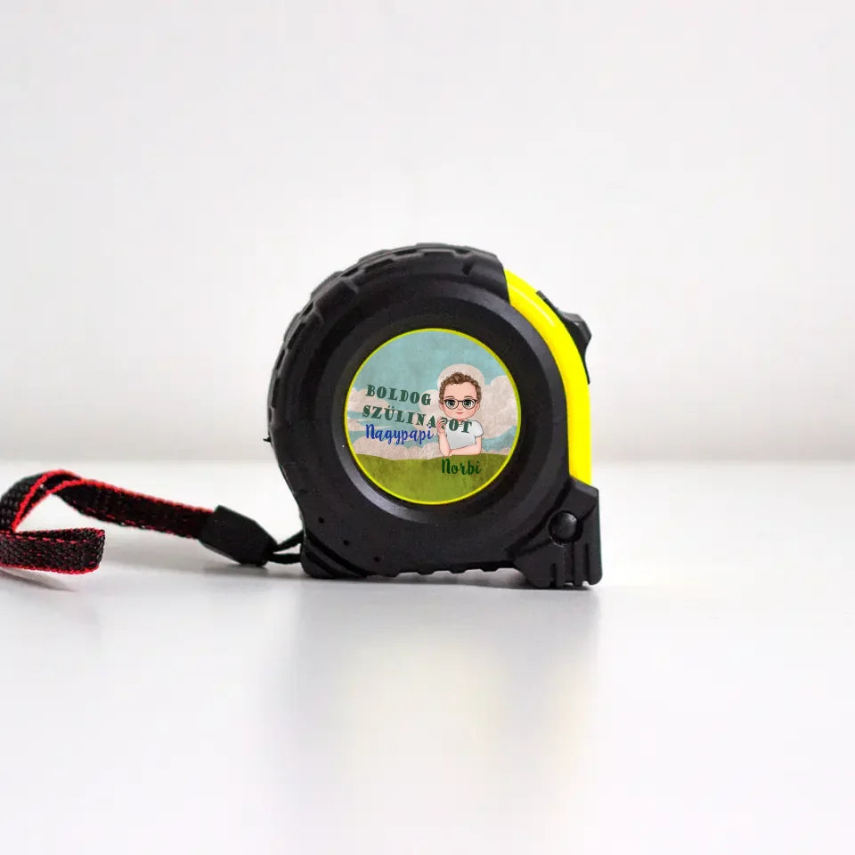 Születésnapi hasznos, praktikus ajándék mérőszalag apának, nagypapának, keresztapának szerkeszthető karakterrel színes mintával és egyedi feliratokkal, névvel