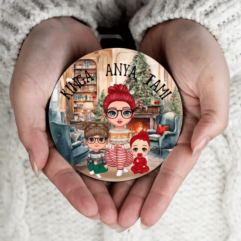 Karácsonyi cuki család kör alakú hűtőmágnes-Anyáknak - Bogreguru