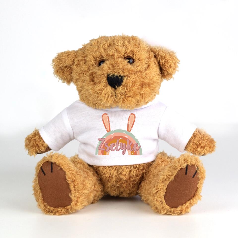 Plüss maci egyedi neves szivárványos pólóban - Bogreguru