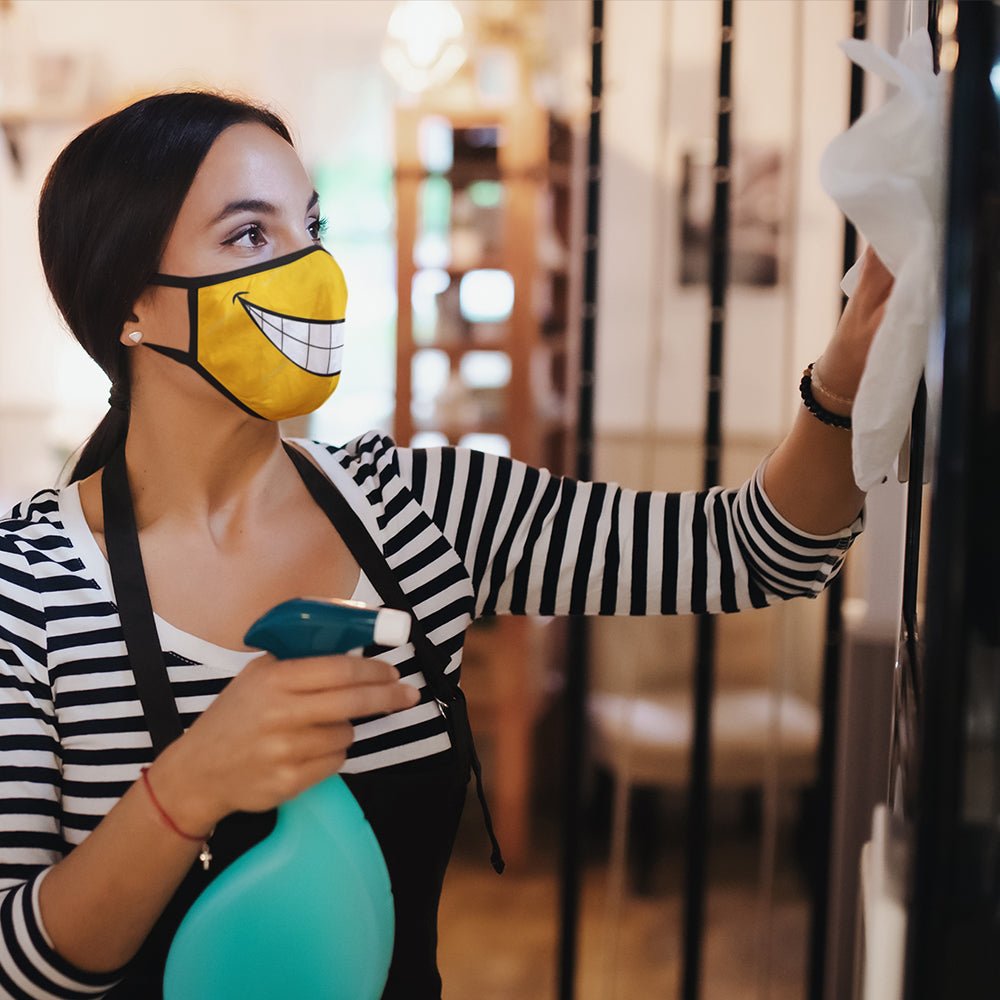 Smiley maszk egyedi felirattal - Bogreguru