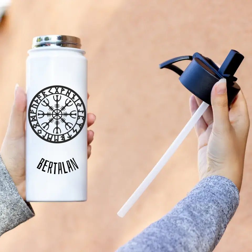 Szívószálas vikinges kulacs férfiaknak névvel - Bogreguru