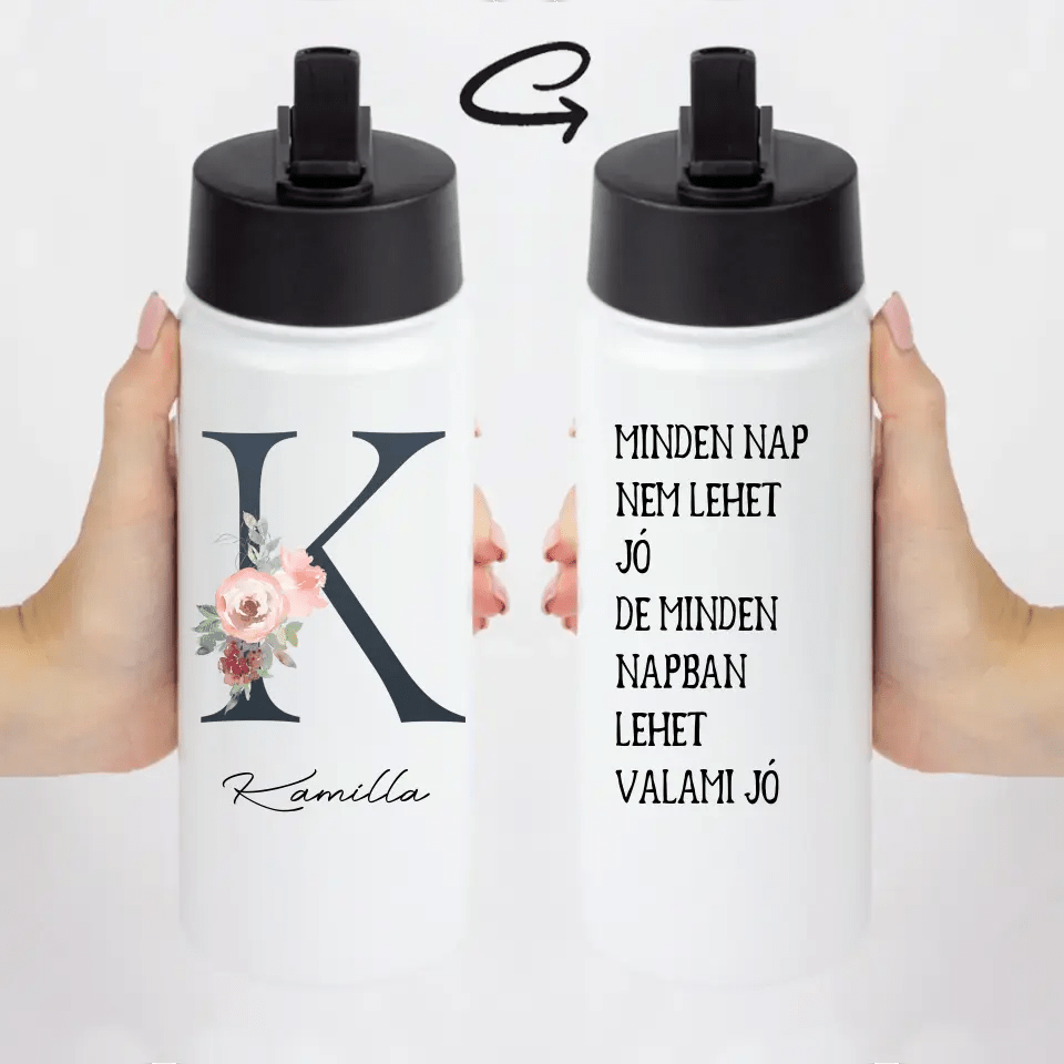 Szívószálas virágos kulacs névvel - Bogreguru