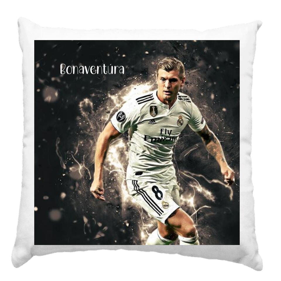 Toni Kroos párna saját névvel