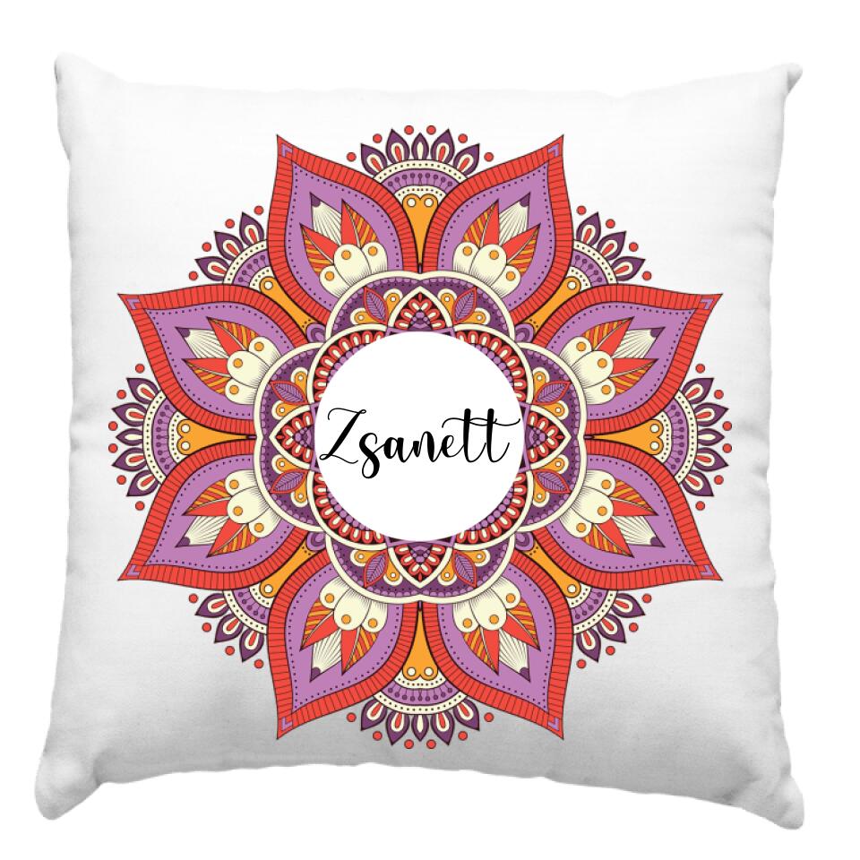 Mandalás egyedi neves párna