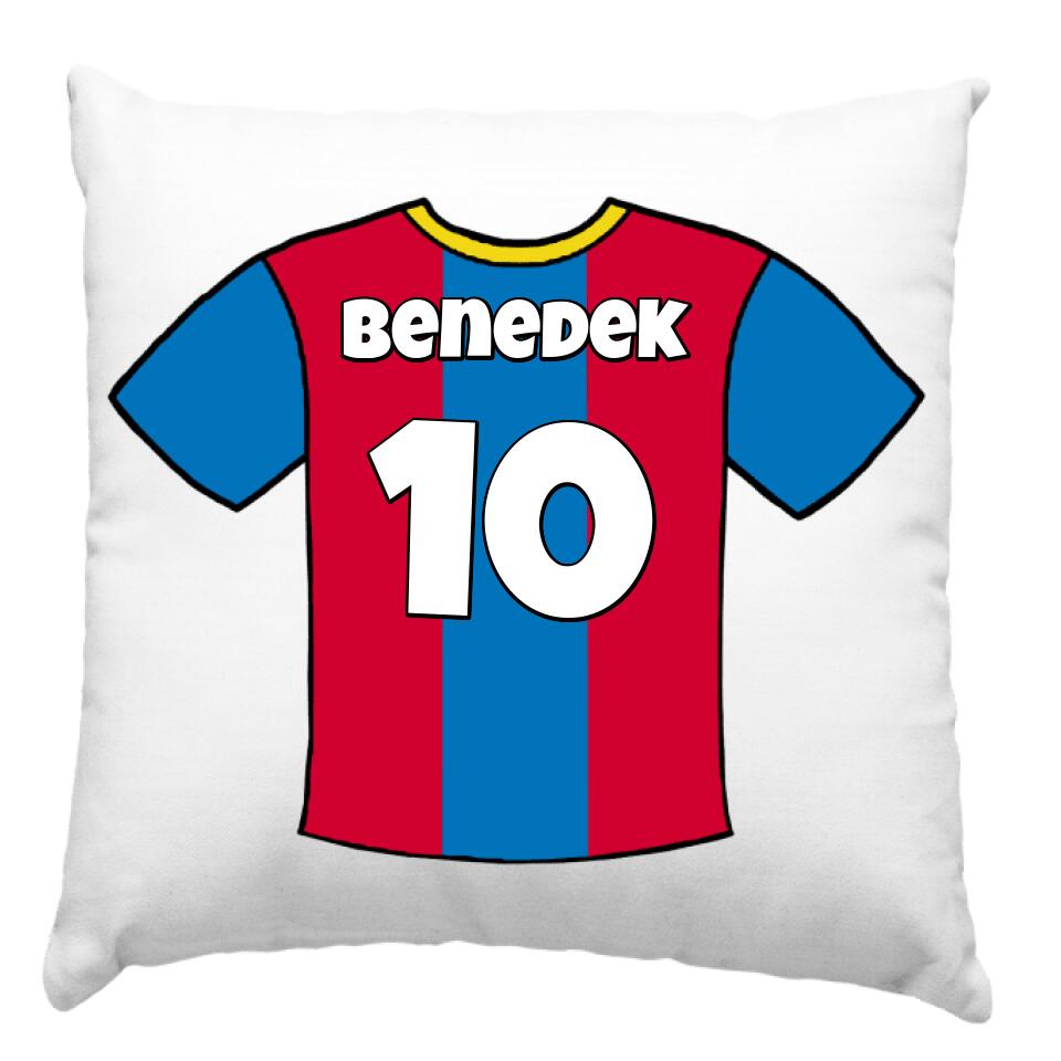 Foci mezes párna egyedi névvel és számmal