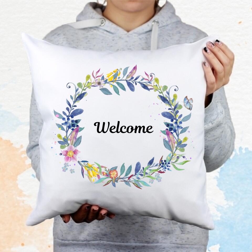 Tavaszi virágos párna egyedi névvel