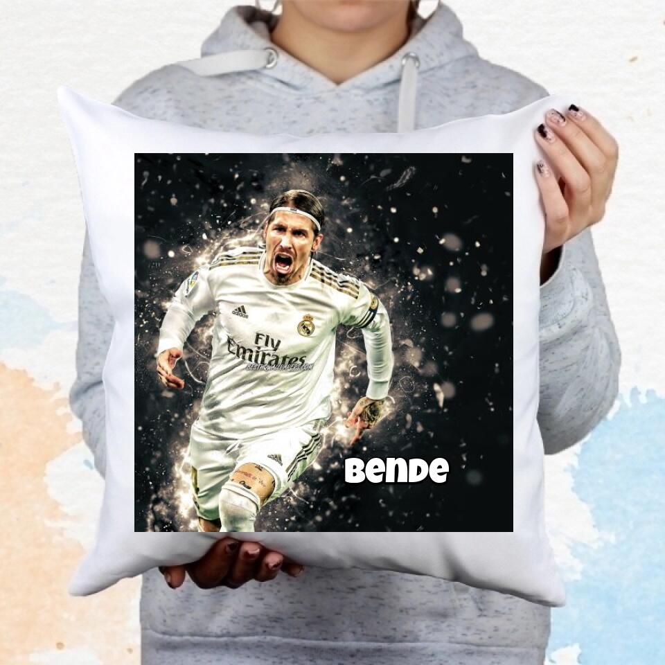 Sergio Ramos párna egyedi névvel