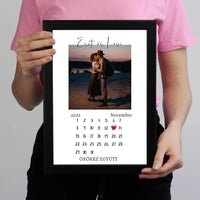 Egyedi falikép saját fotóval és naptárral Pároknak