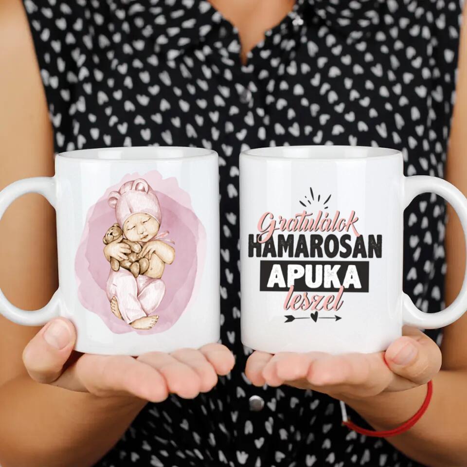 Egyedi bababejelentő bögre gratulálok felirattal