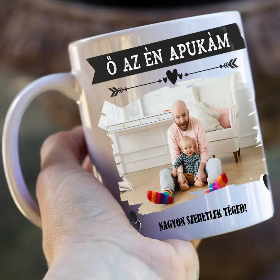 Ő az én apukám egyedi fényképes Apák napi bögre