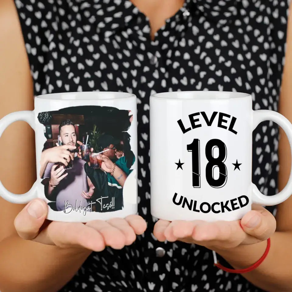 Level Unlocked 18. szülinapi bögre 