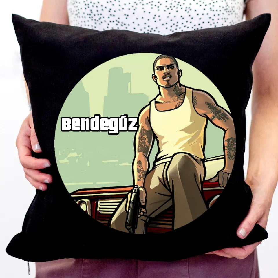 GTA egyedi neves párna fekete huzattal