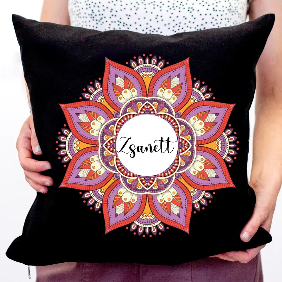 Mandalás egyedi neves párna