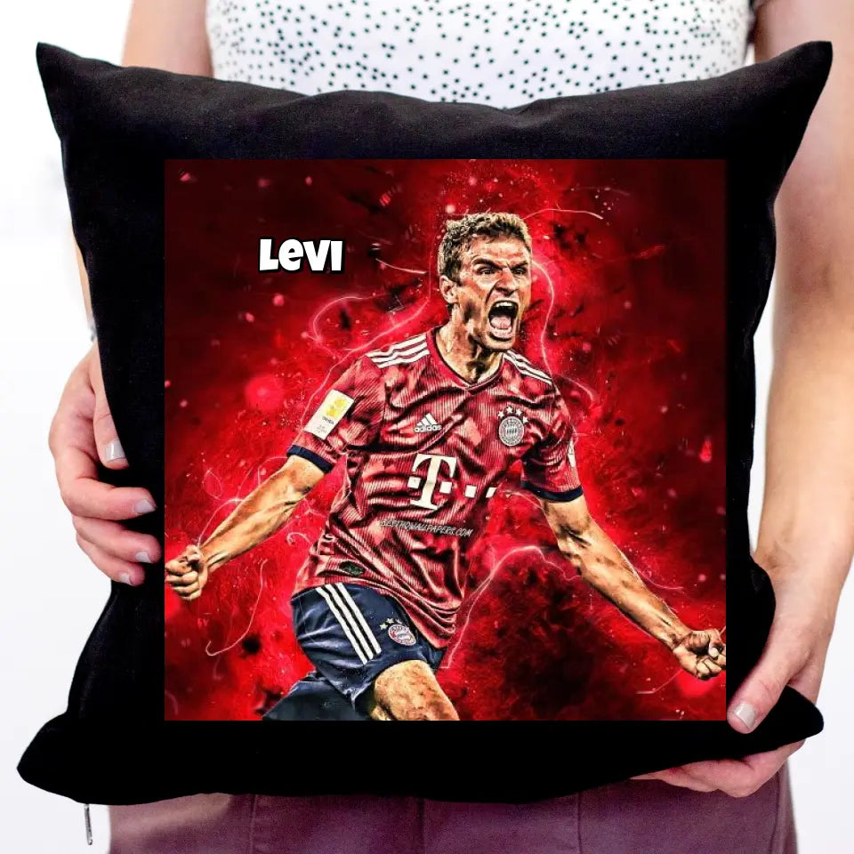 Thomas Müller párna egyedi névvel