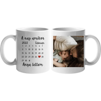 Egyedi bögre anyáknak naptárral és képpel