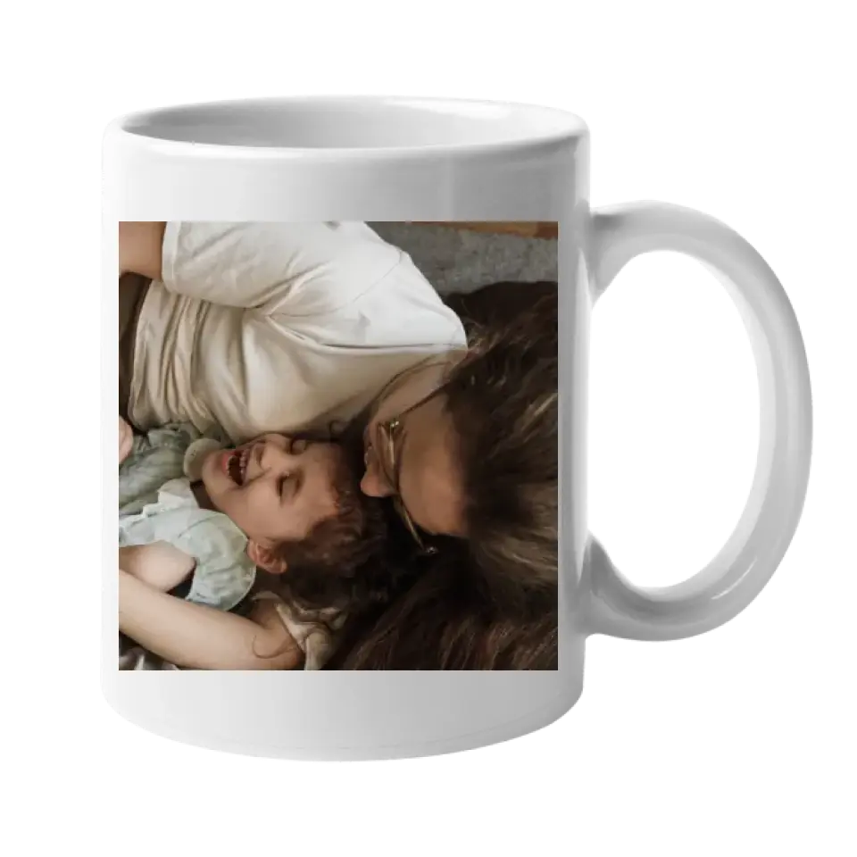 Egyedi bögre anyáknak naptárral és képpel