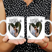 Bögre szív alakú képekkel és felirattal