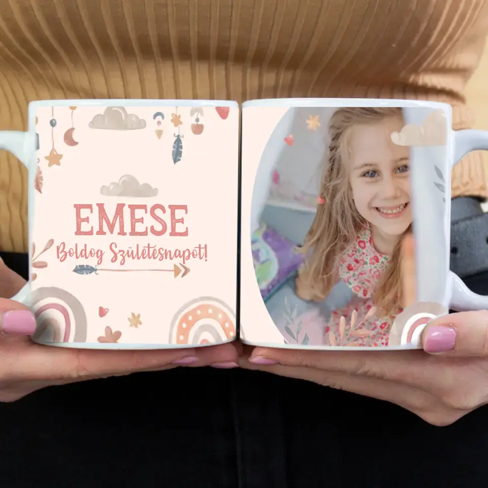Egyedi neves bohókás születésnapi bögre lányoknak