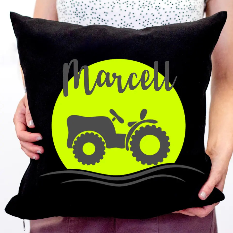 Egyedi traktoros fekete párna 