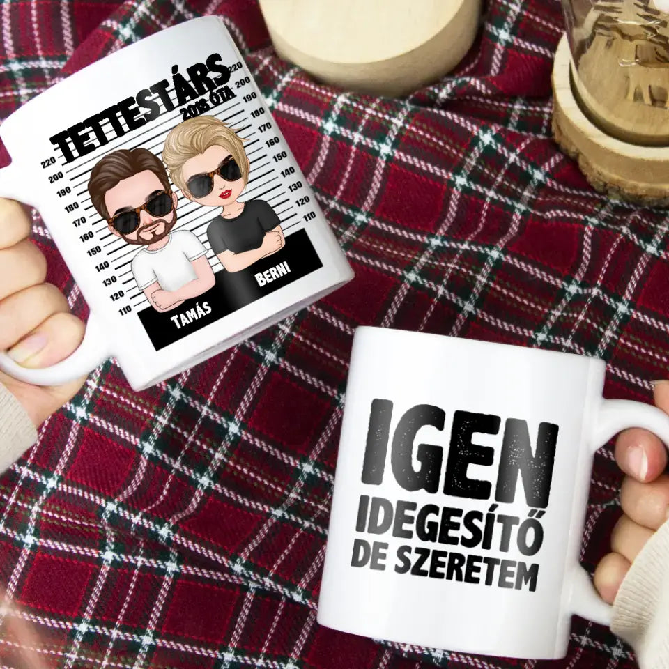 Egyedi bögre pároknak szerkeszthető karakterekkel