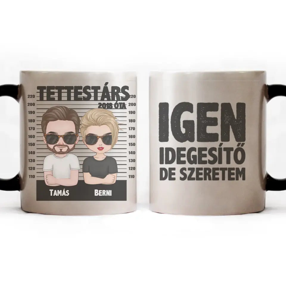 Egyedi bögre pároknak szerkeszthető karakterekkel