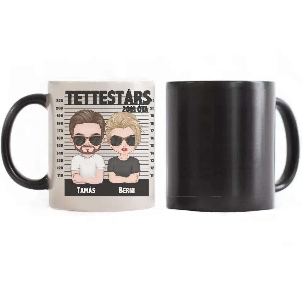 Egyedi bögre pároknak szerkeszthető karakterekkel